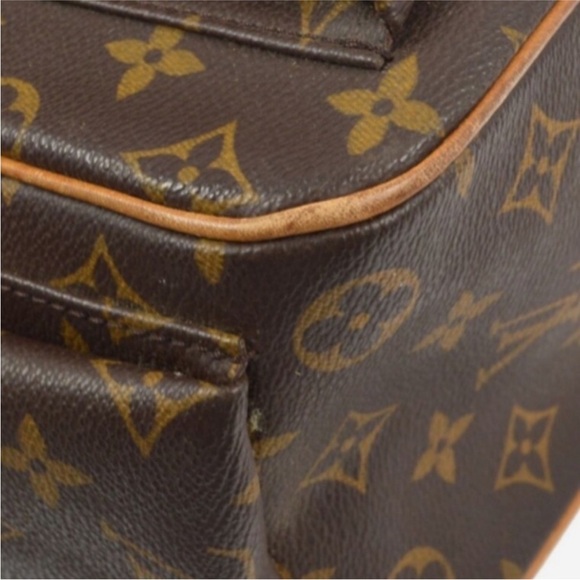 Louis Vuitton Monogram Excentri-Cite - Picture 3 of 11